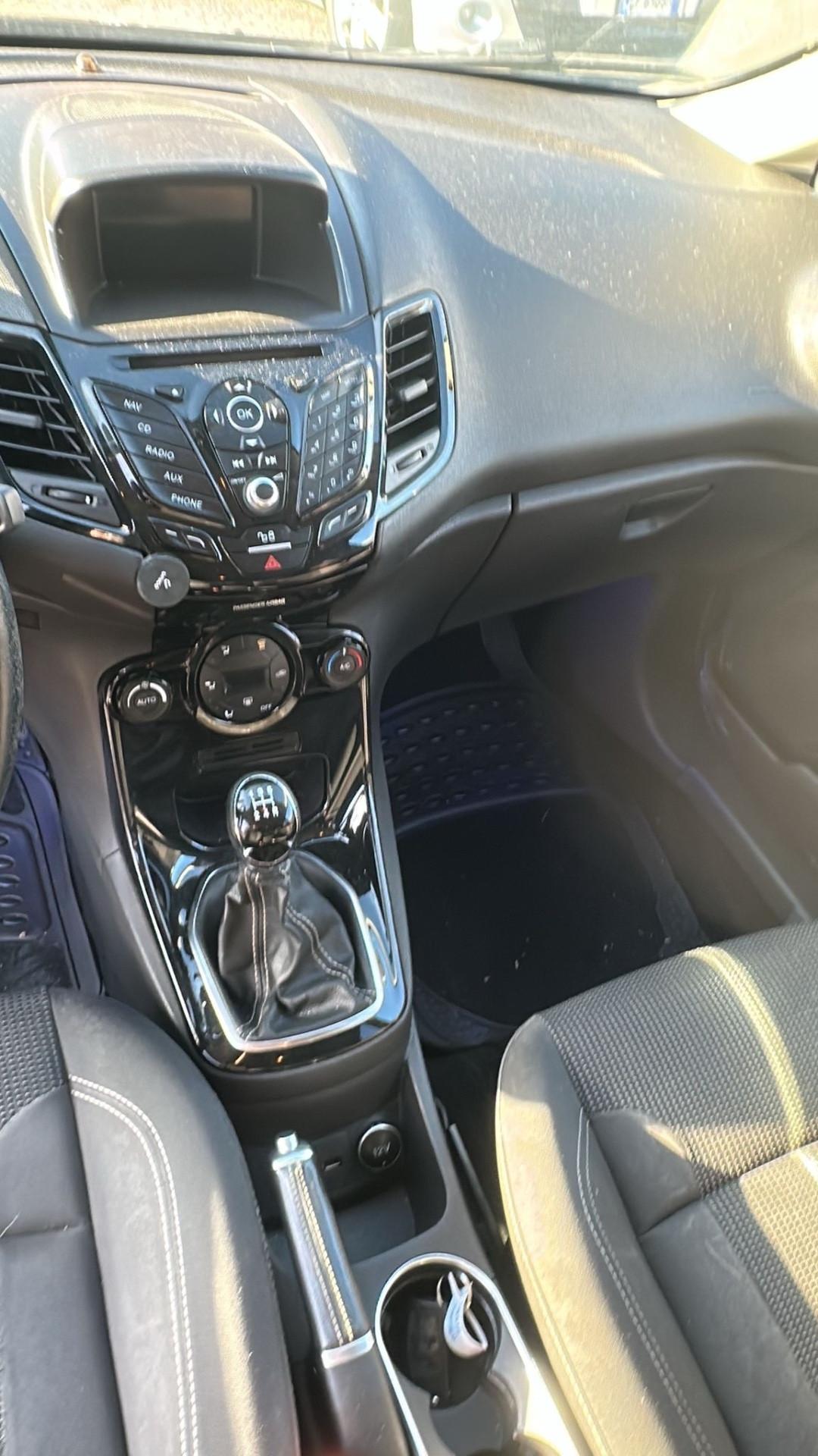 Ford Fiesta 1.0 80CV 5 porte Black & White Edition