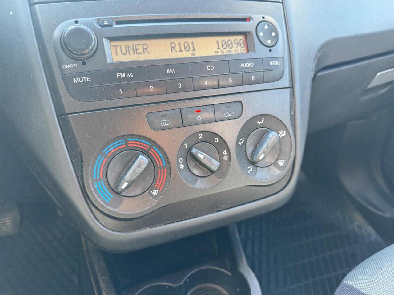 Fiat Grande Punto 1.4|CERCHI IN LEGA