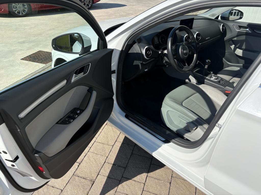 Audi A3 Sedan 1.6 TDI Design