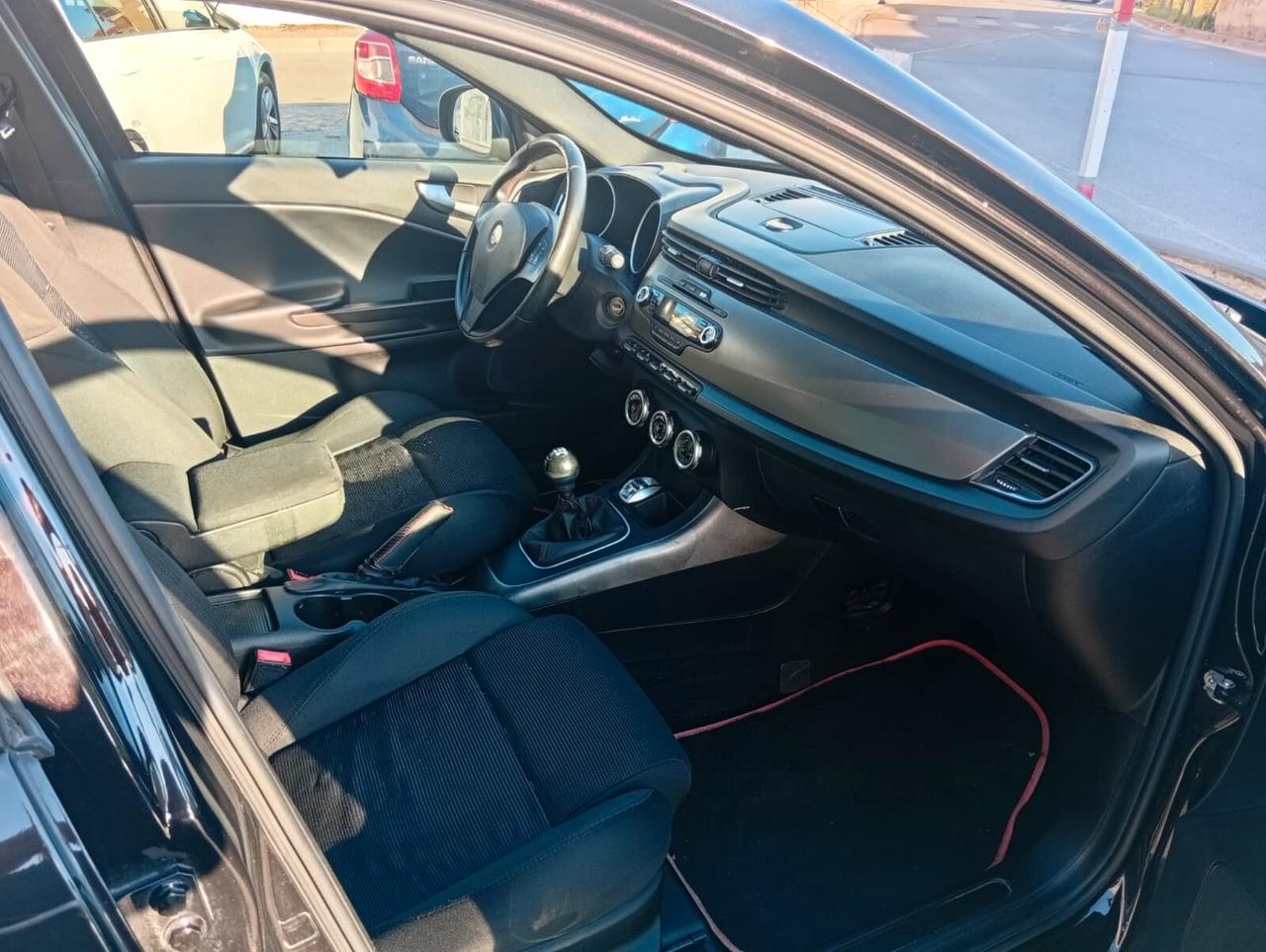 Alfa Romeo Giulietta 1.6cc diesel 12 mesi garanzia-2013
