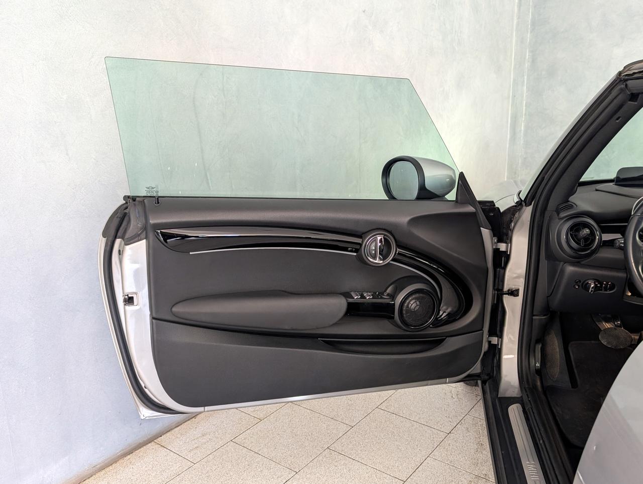 Mini Cooper Cabrio 1.5 Cooper Premium Plus