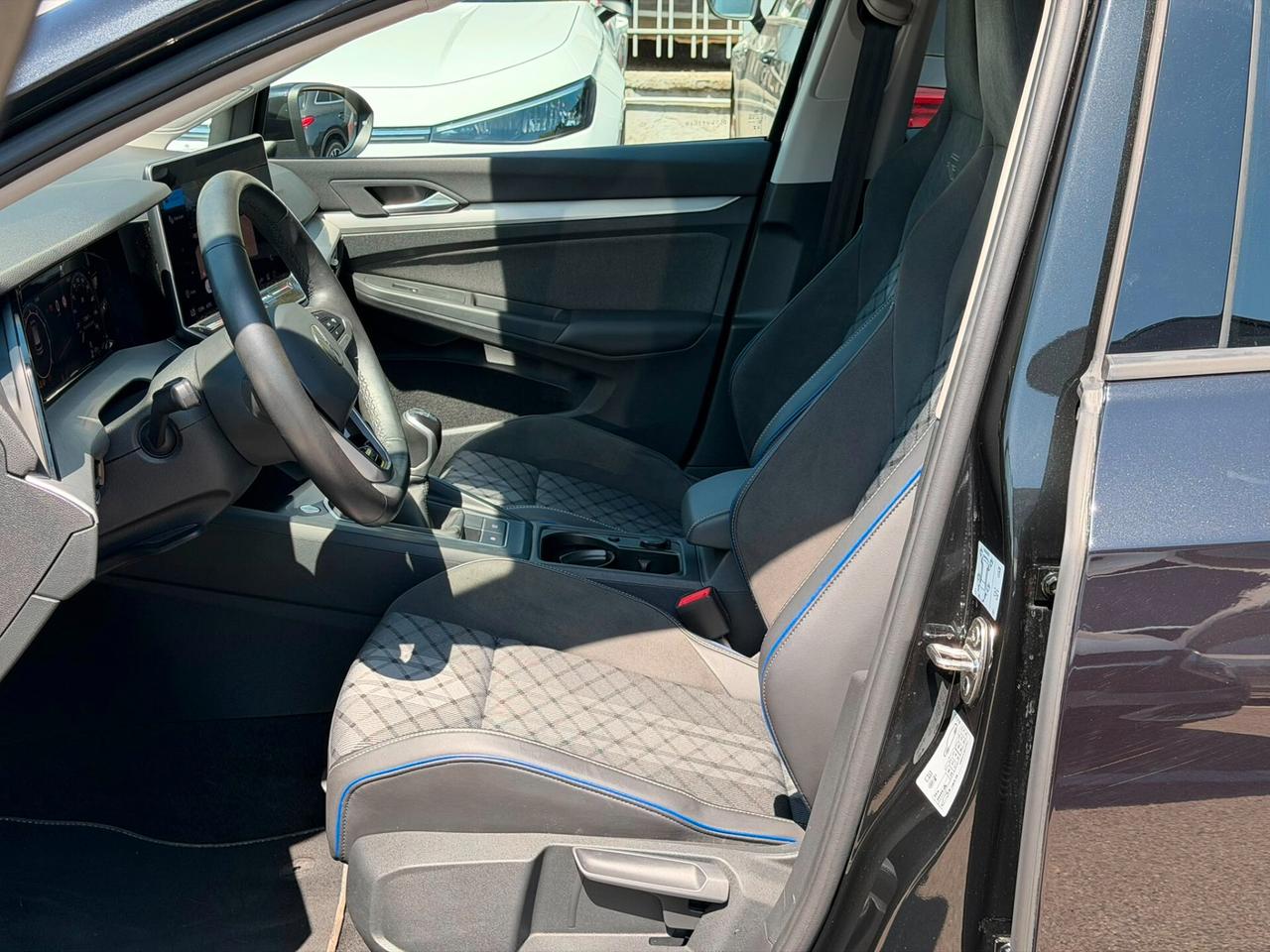 Volkswagen Golf 1.5 TSI 150 CV ACT Life Pack R-Line
