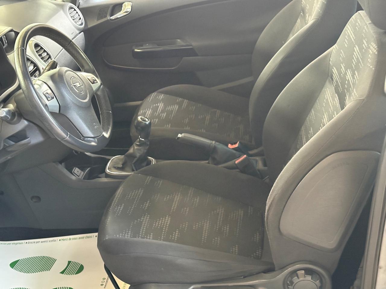 Opel Corsa 1.2 5 porte Club