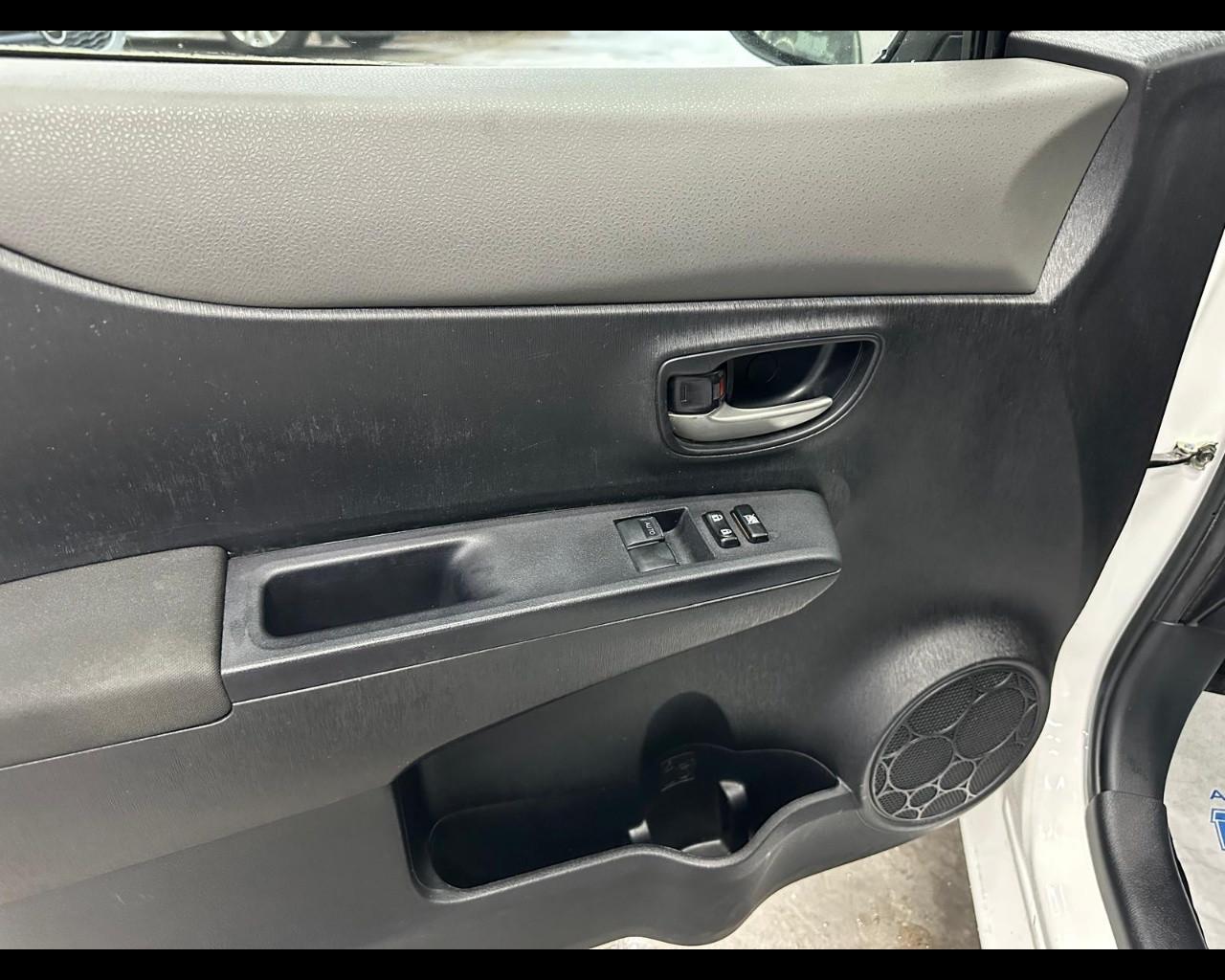 TOYOTA Yaris 1.4 D-4D 5 porte Active