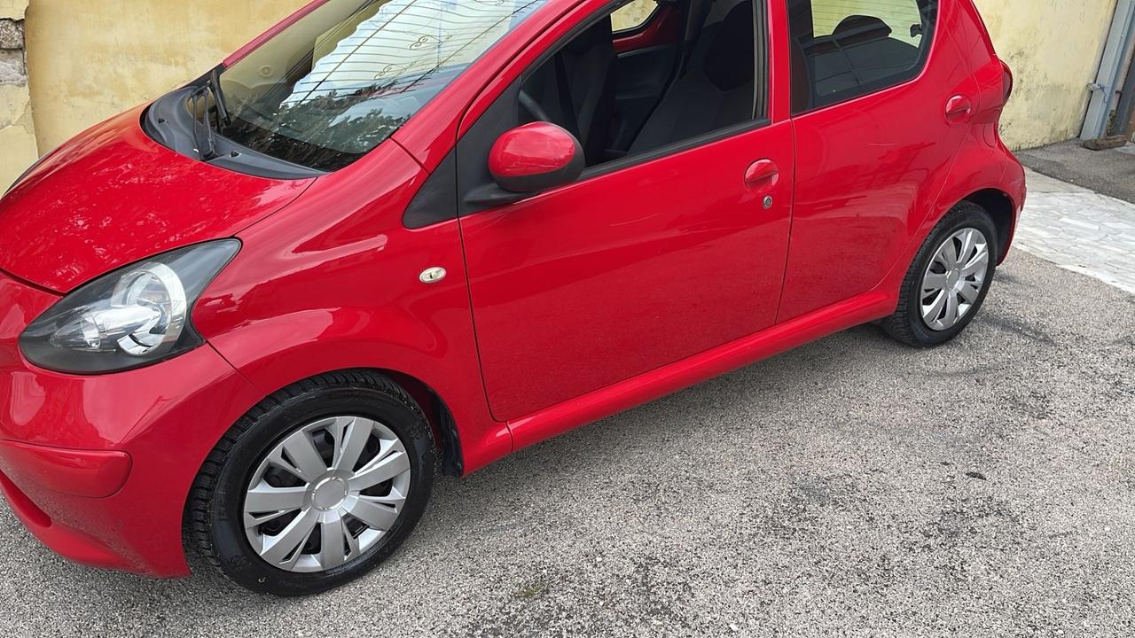 Toyota Aygo 1.0 12V VVT-i 5 porte