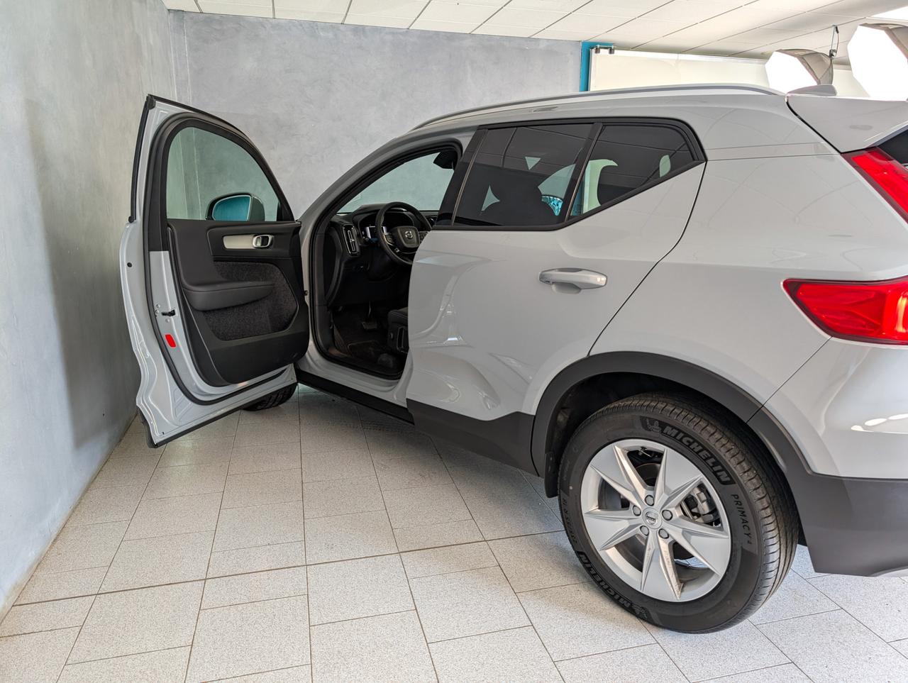 Volvo XC40 2.0 b3 MHEV 163cv Automatic Core Essential