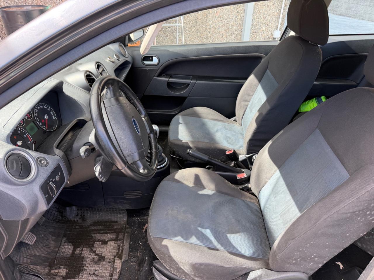 FORD FIESTA 1.4 BENZINA EURO4 80.000KM COMERCIANTI