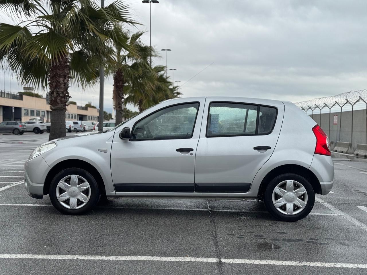 DACIA SANDERO 1.2 BENZINA NEO PATENTATI 12 MESI DI GARANZIA