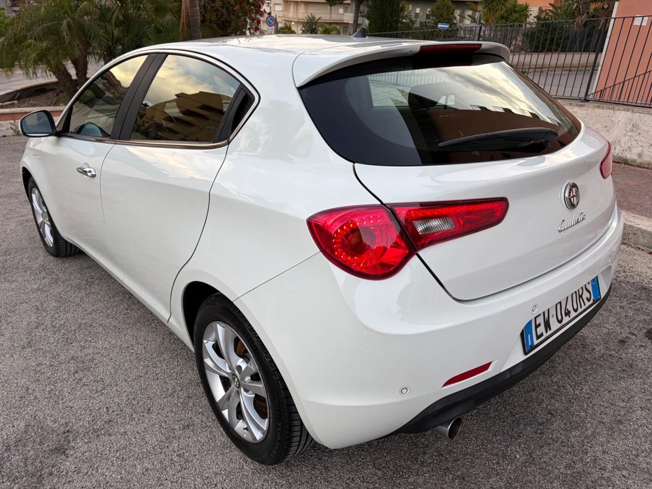 Alfa Romeo Giulietta 1.6 JTDm distictive ideale pe