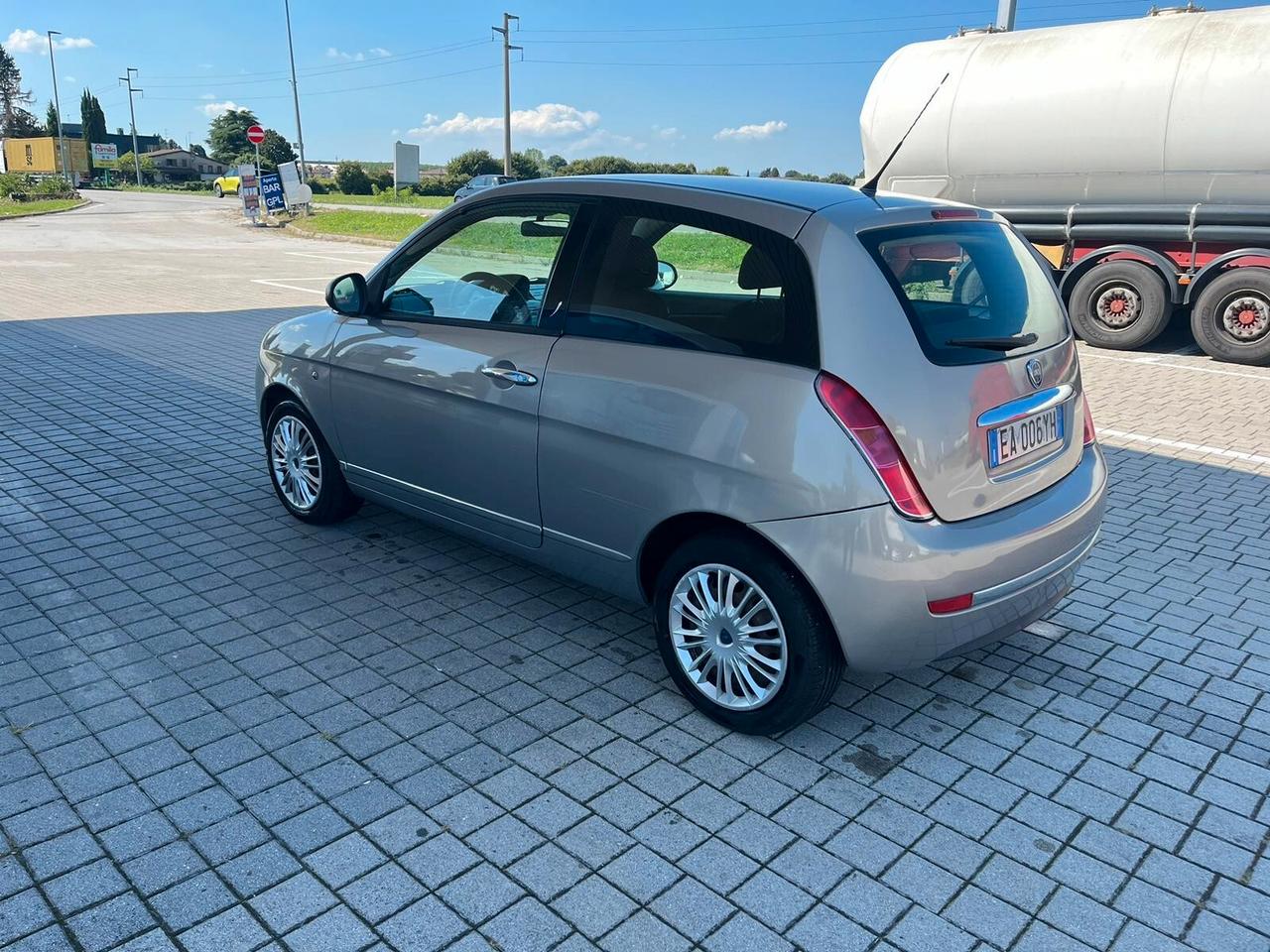 Lancia Ypsilon Neopatentati