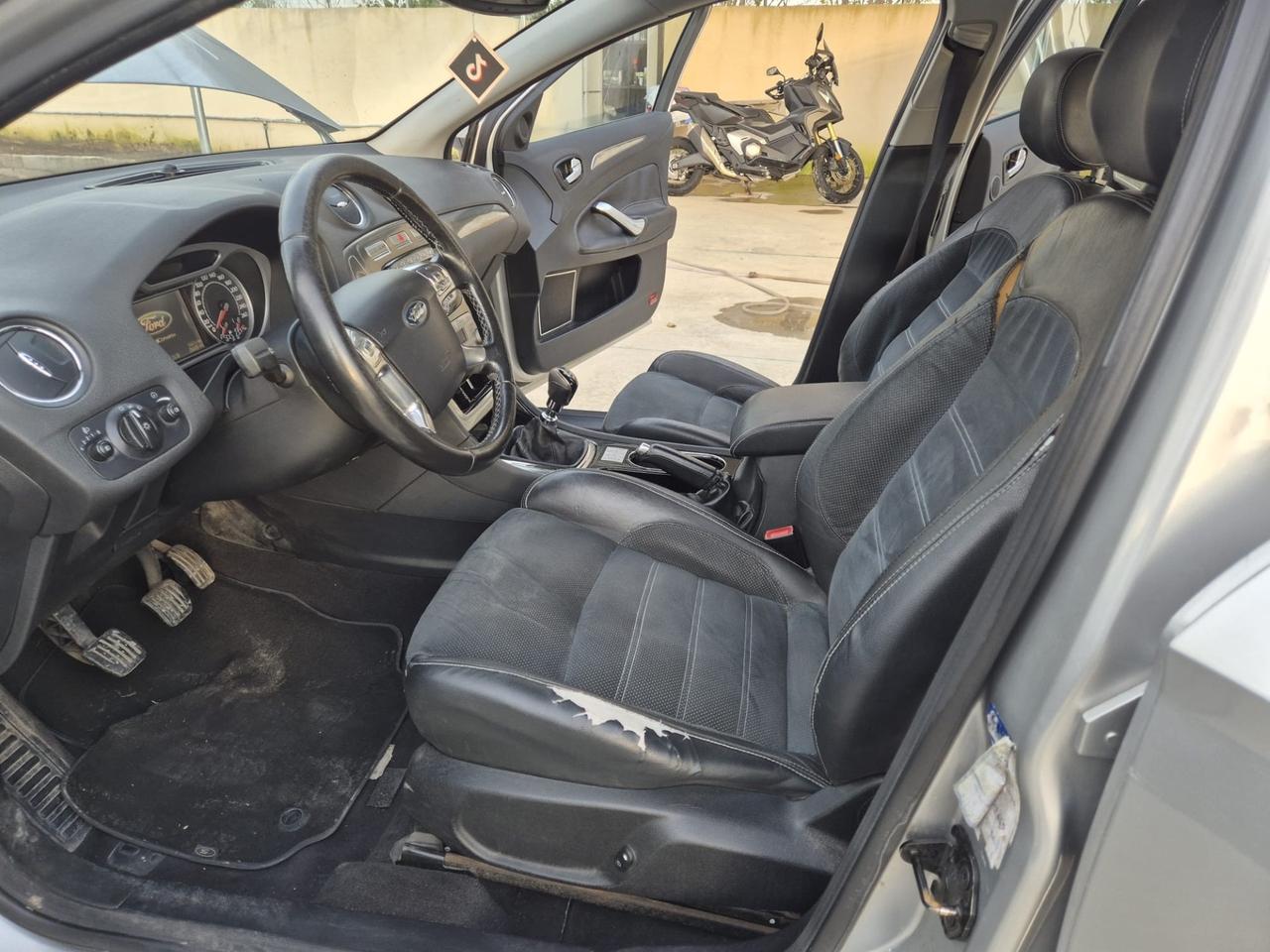 Ford Mondeo 2.0 TDCi 140 CV 5 poret Ghia DPF