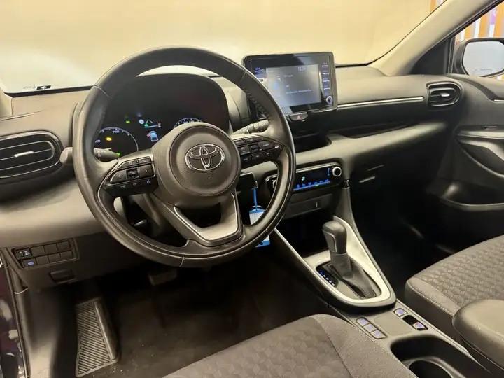 Toyota Yaris Yaris IV 2022 1.5h Active led navi cambio automatico