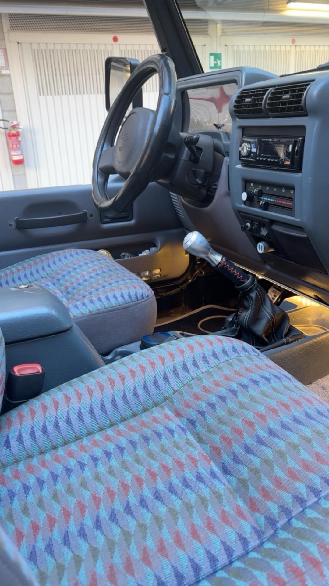 Jeep Wrangler 2.5 cat Soft top (EU)