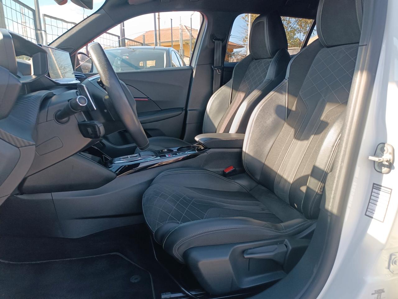 Peugeot 2008 BlueHDi 130 S&S EAT8 GT