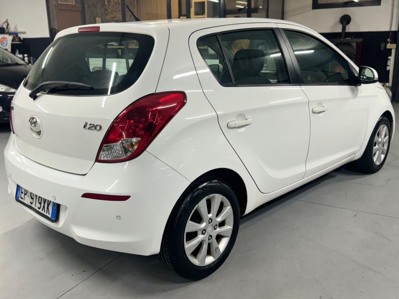 Hyundai i20 1.2 Benzina 85cv Neopatentati 2013