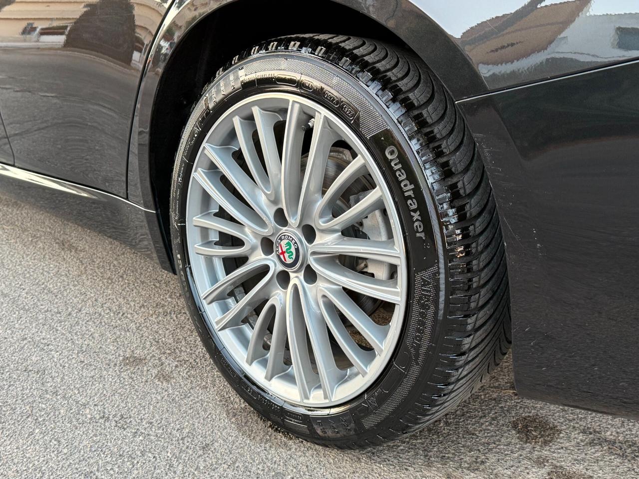 Alfa Romeo Giulia 2.2 TD 160CV NAVI LED - 2019