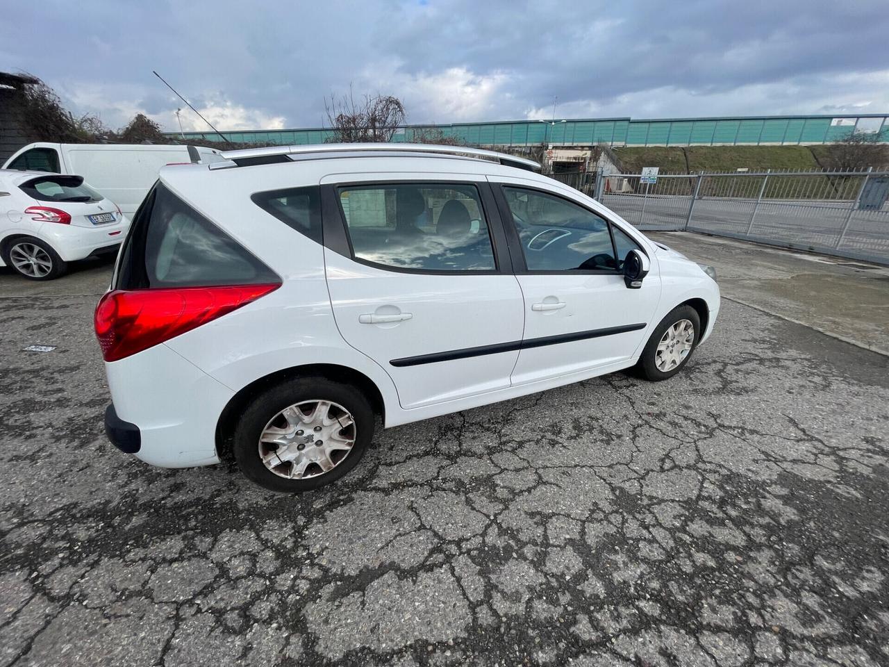 Peugeot 207 1.6 8V HDi 93CV SW Active
