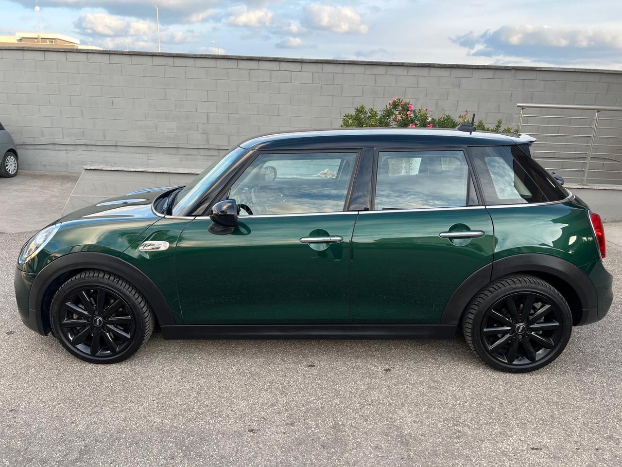 MINI COOPER SD 5pt 2.0 Hype AUTOM. RESTYLING LED/NAVI