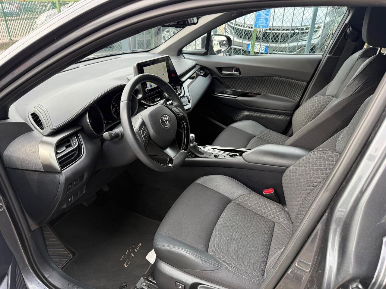 TOYOTA C-HR 1.8 Hybrid E-CVT Lounge