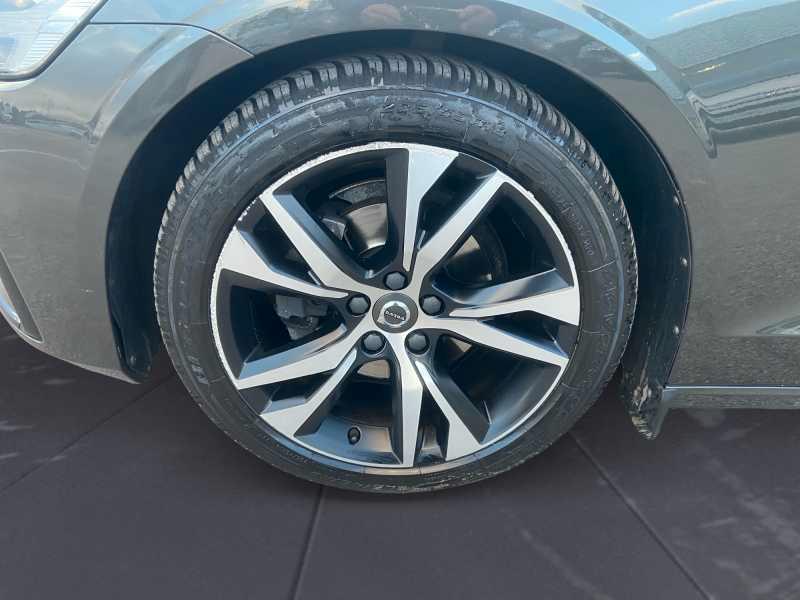 VOLVO V60 2.0 b4 MoMenTuM Business AuTo