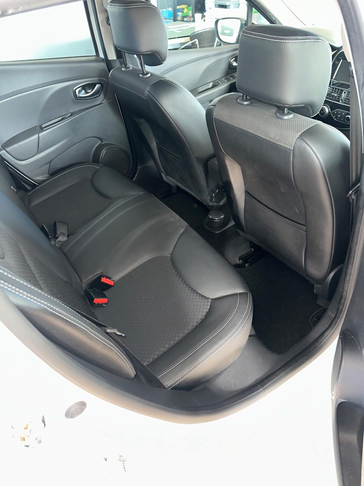 Renault Clio TCe 12V 75 CV 5 porte Moschino Intens