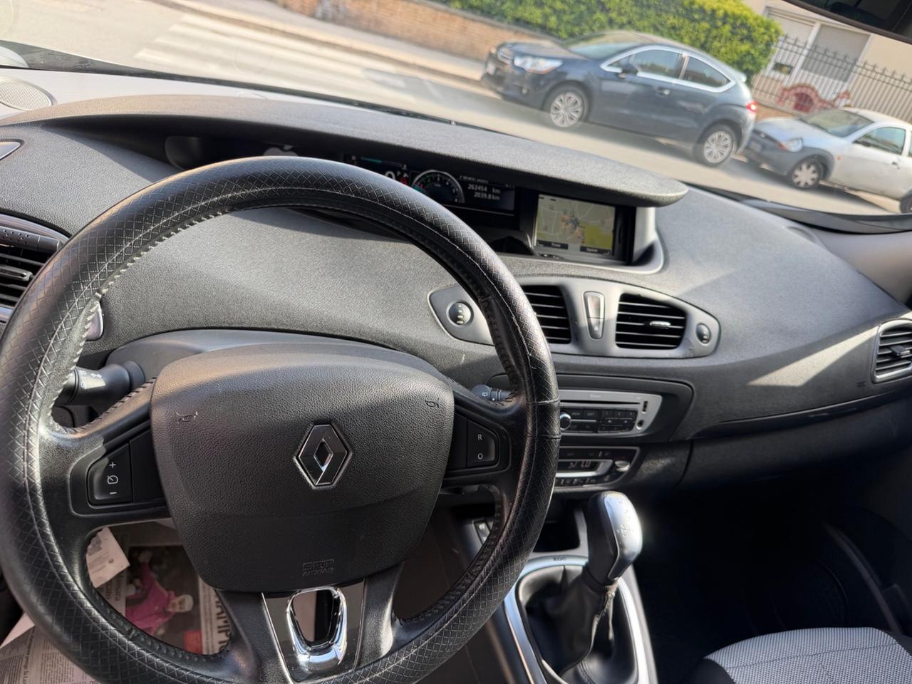 Renault Scenic Scénic XMod dCi 110 CV EDC Limited