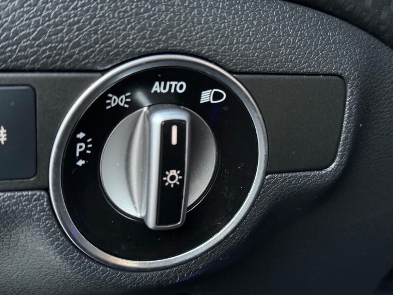 Mercedes-benz A 160d Premium AMG TETTO NEOPATENTATI
