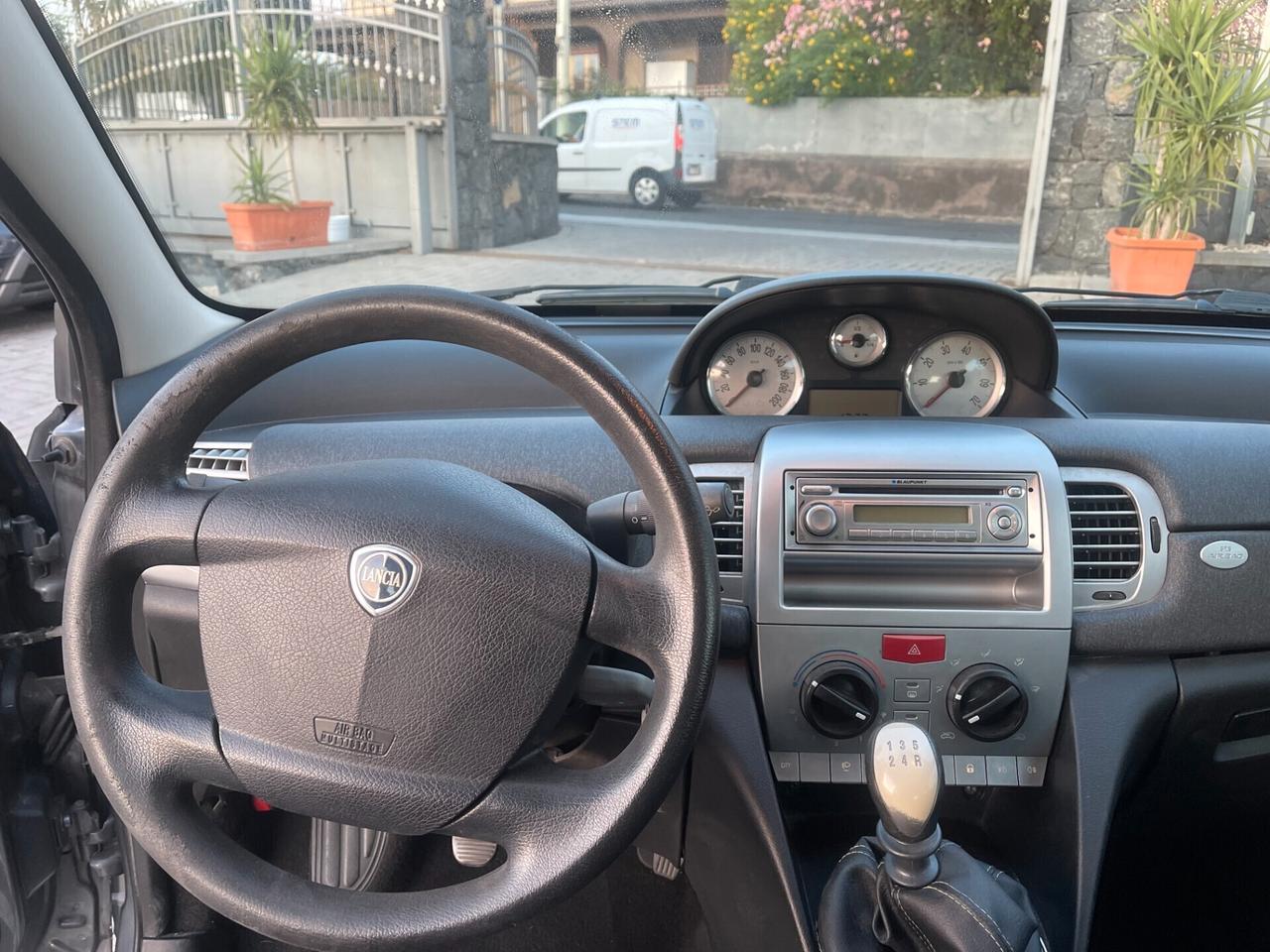 Lancia Ypsilon 1.2 Versus 60cv