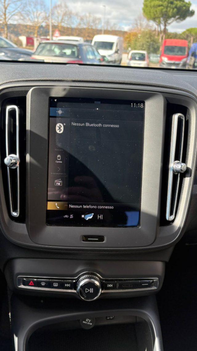 VOLVO XC40 T2 Geartronic Momentum ***IVA ESPOSTA***