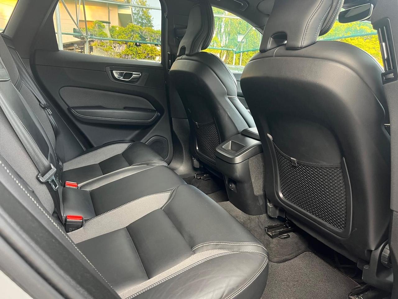 Volvo XC 60 XC60 B4 (d) AWD Geartronic R-design