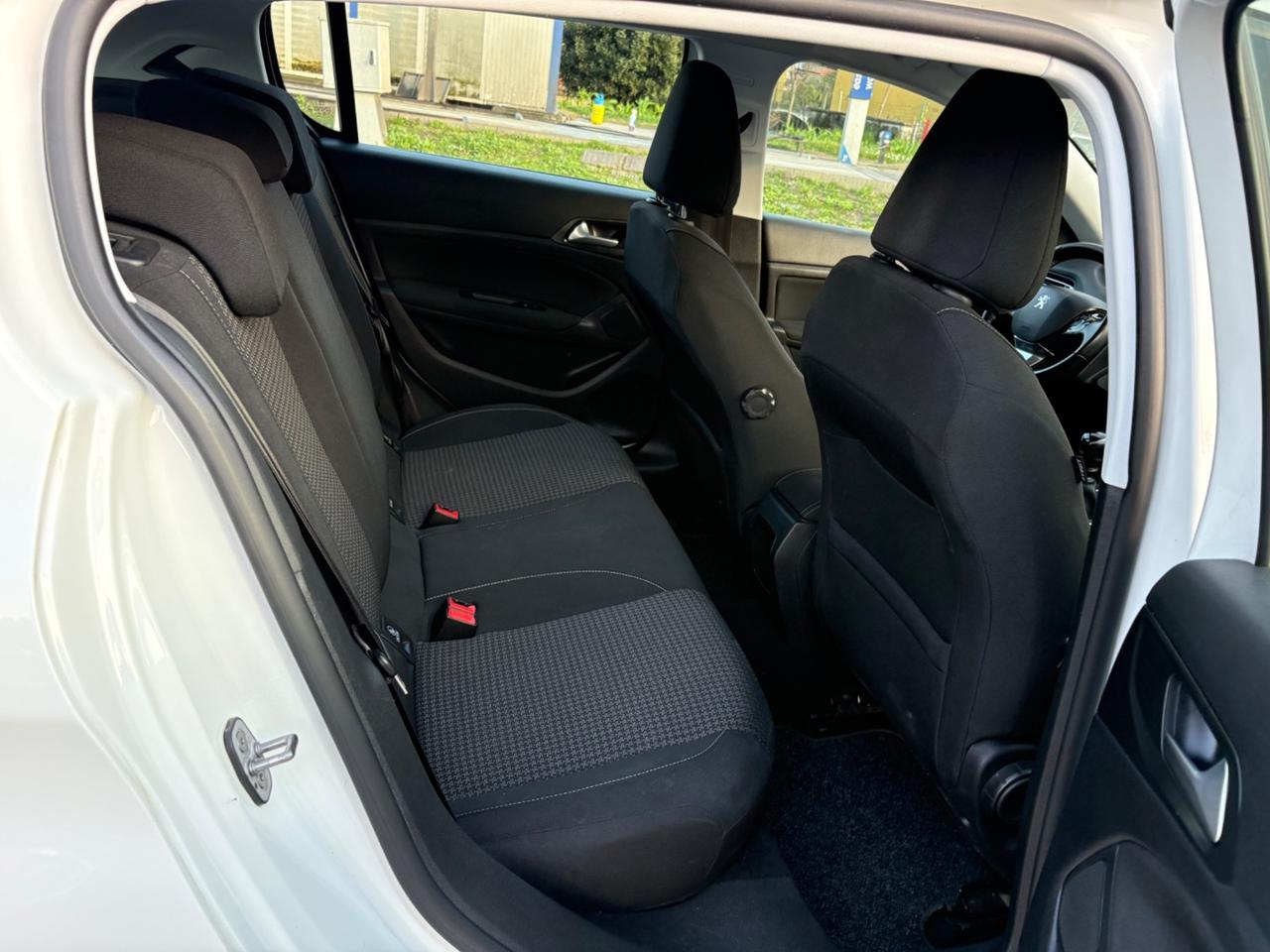 Peugeot 308 BlueHDi 130 S&S Allure