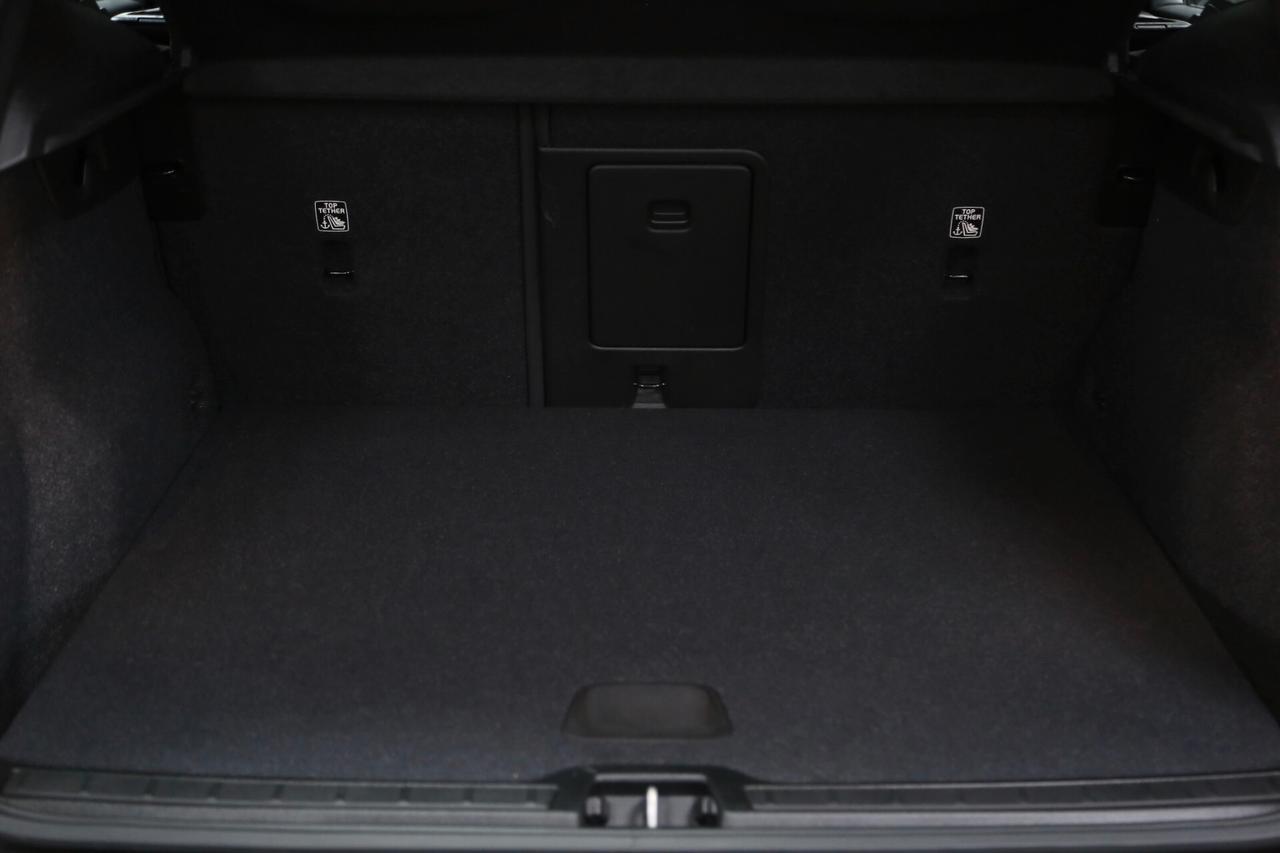 Volvo XC40 T5 Recharge Plug-in Hybrid Core auto