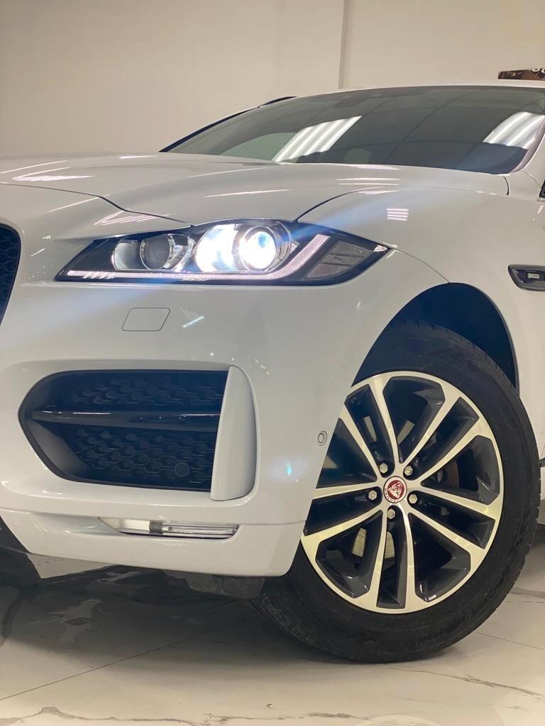 Jaguar F-Pace 2.0 D 180 CV AWD aut. R-Sport