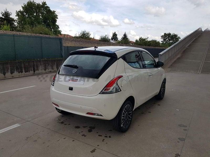 Lancia Ypsilon My24 402 Platino 1.0