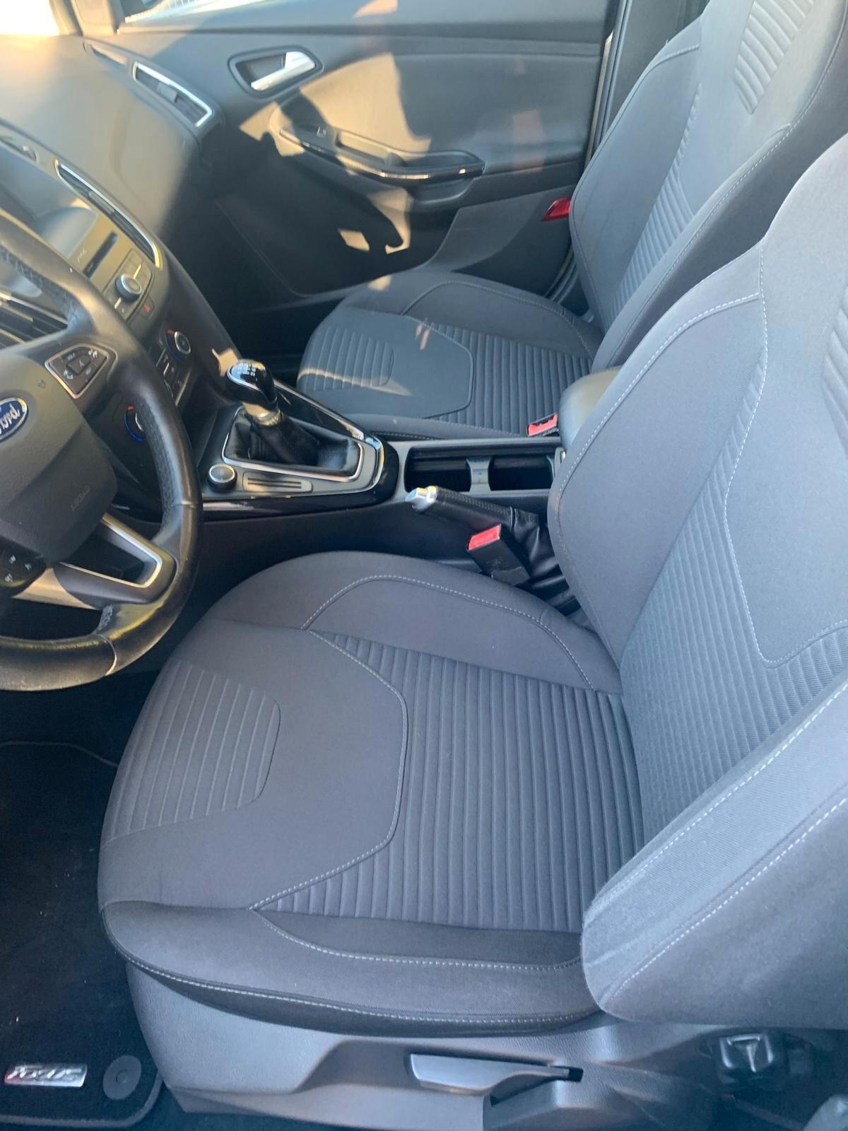 Ford Focus 1.6 120 CV GPL SW Titanium