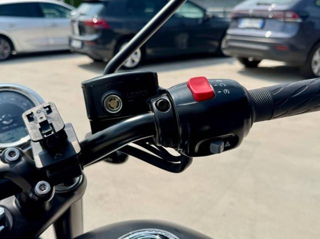 Triumph Bonneville 900 T100 Black my17