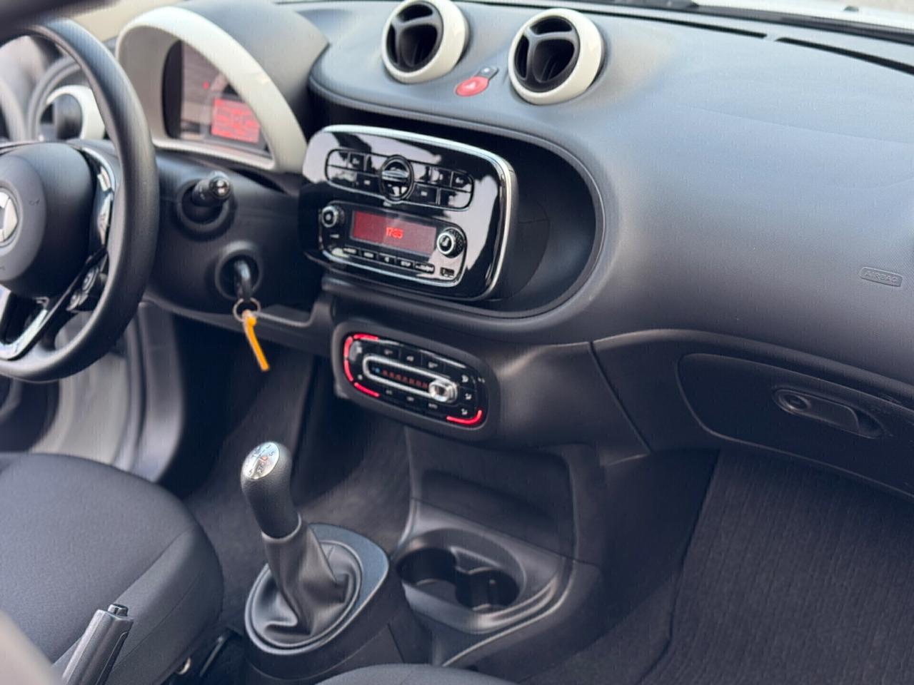 Smart ForFour 70 1.0 Youngster Neopatentati !