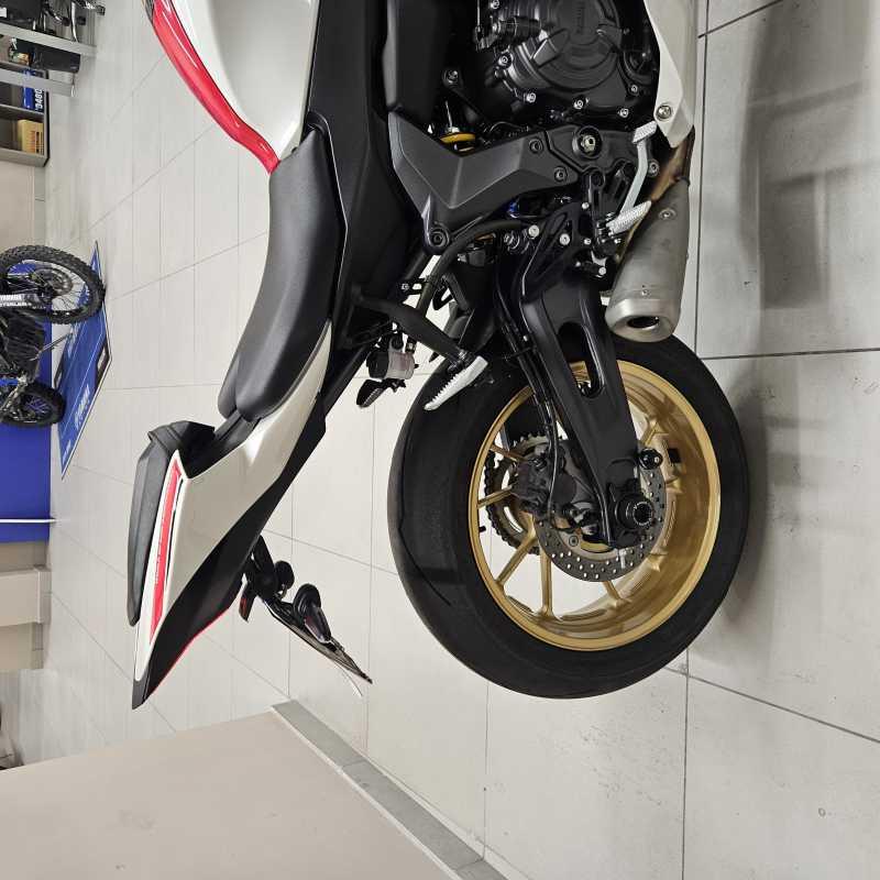 Yamaha YZF R7 World GP 60th Anniversary - 2023