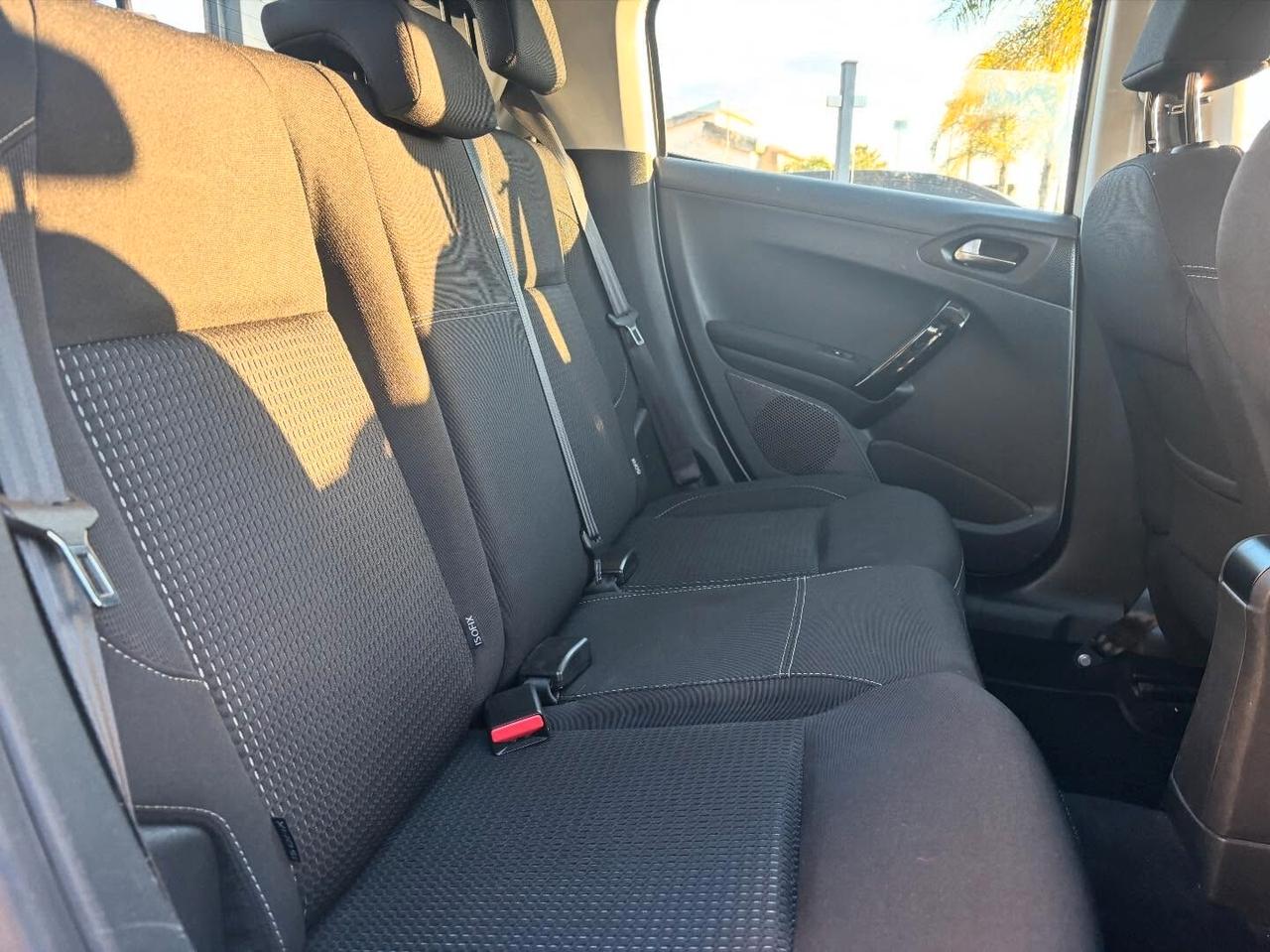 Peugeot 208 PureTech 82 5 porte Allure