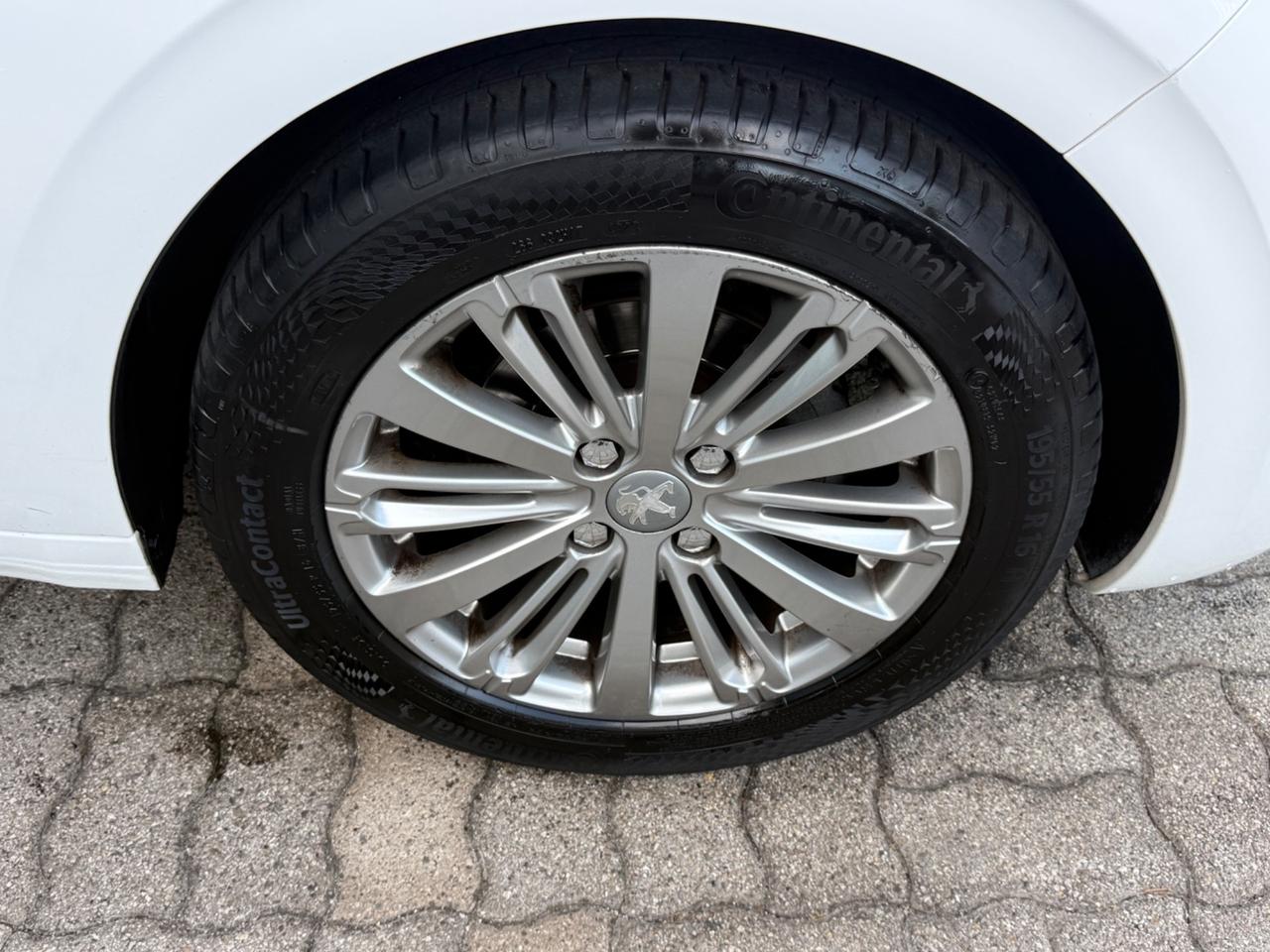 Peugeot 208 1.2 5 porte ALLURE