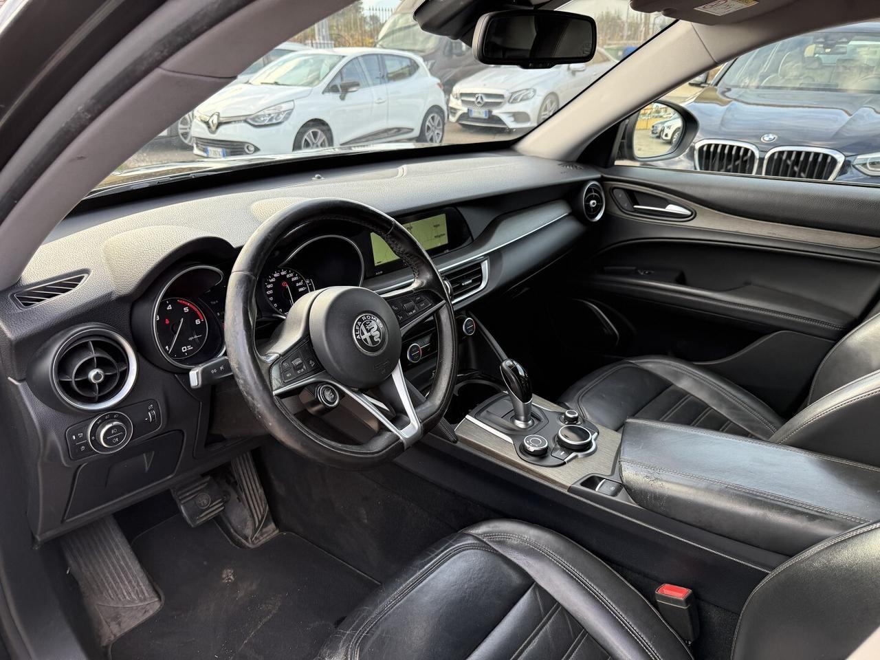 ALFA ROMEO STELVIO AT8 Q4 EXECUTIVE