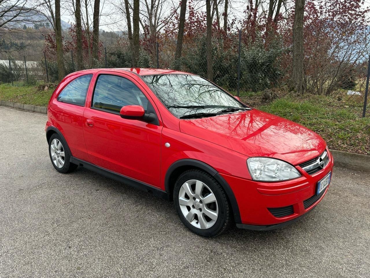 Opel Corsa 1.2 3 porte Sport NEOPATENTATI