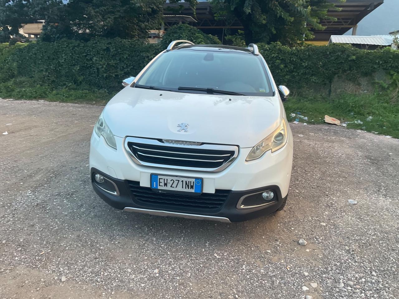 Peugeot 2008 1.6 e-HDi 115 CV Stop&Start Féline SI NEOPATENTATI
