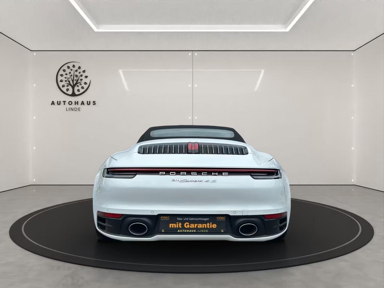 Porsche 992 911 Carrera 4S Cabriolet