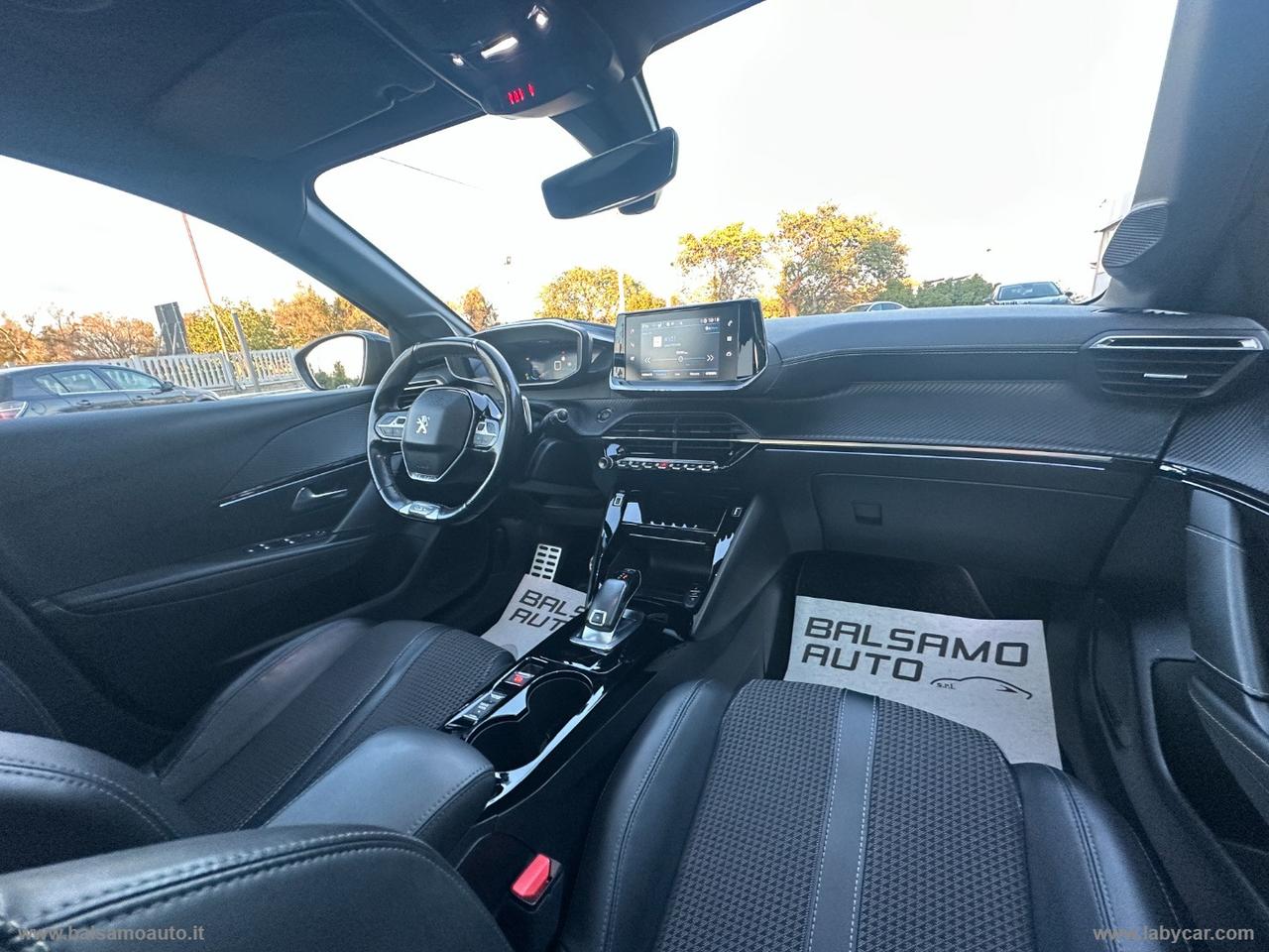 PEUGEOT 208 GT Line PANORAMA