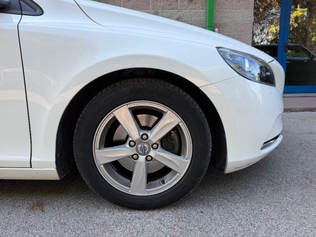 VOLVO V40 1.6 D2 114CV KINETIK POWERSHIT CAMBIO AUTOMATICO