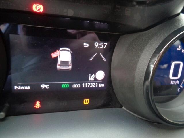 Toyota Yaris 1.5 Hybrid 5 porte Style BIANCO PERLATO TETTO NERO NAVIGAZIONE