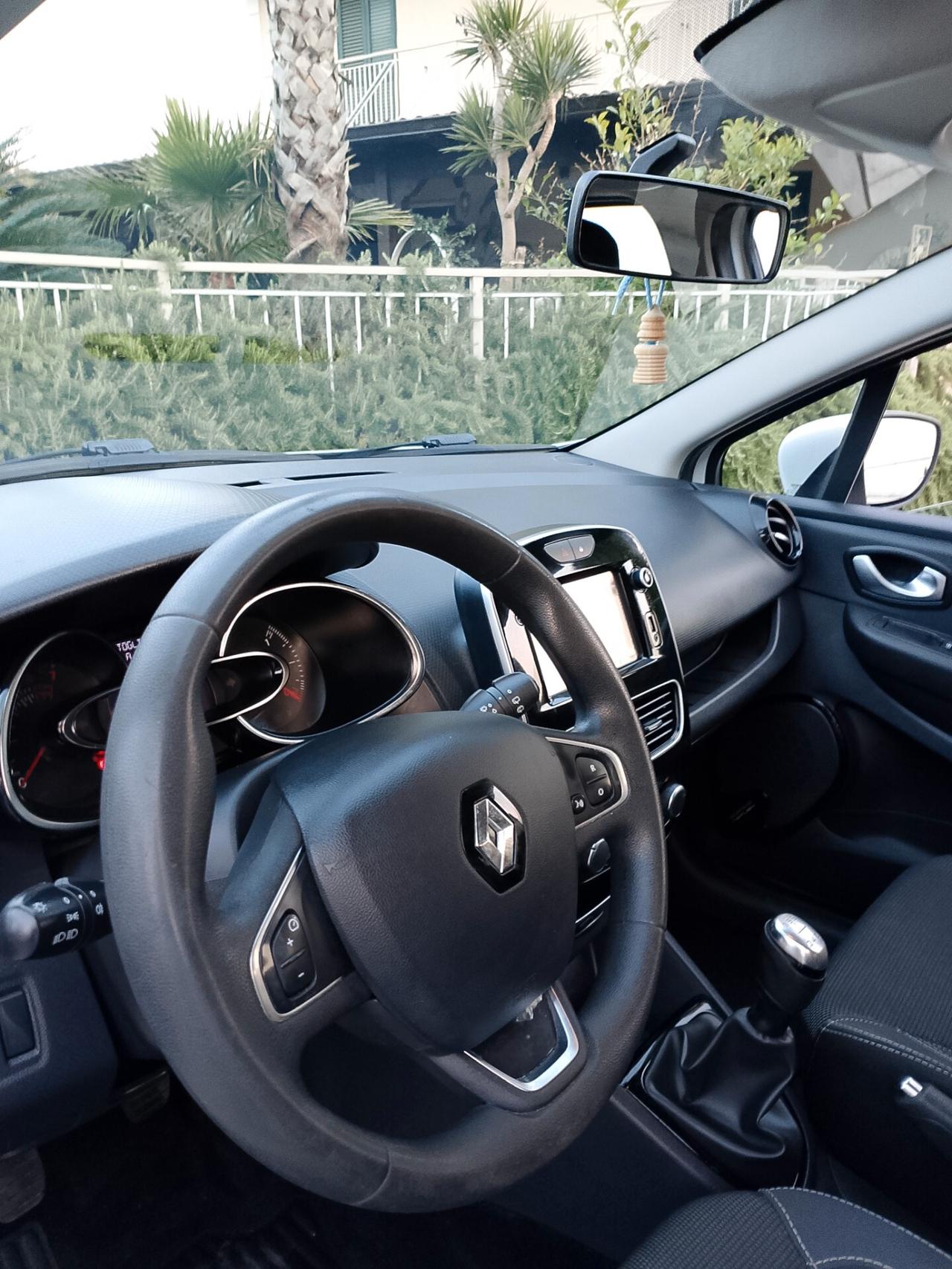 Renault Clio 1.2 75CV 5 porte Zen