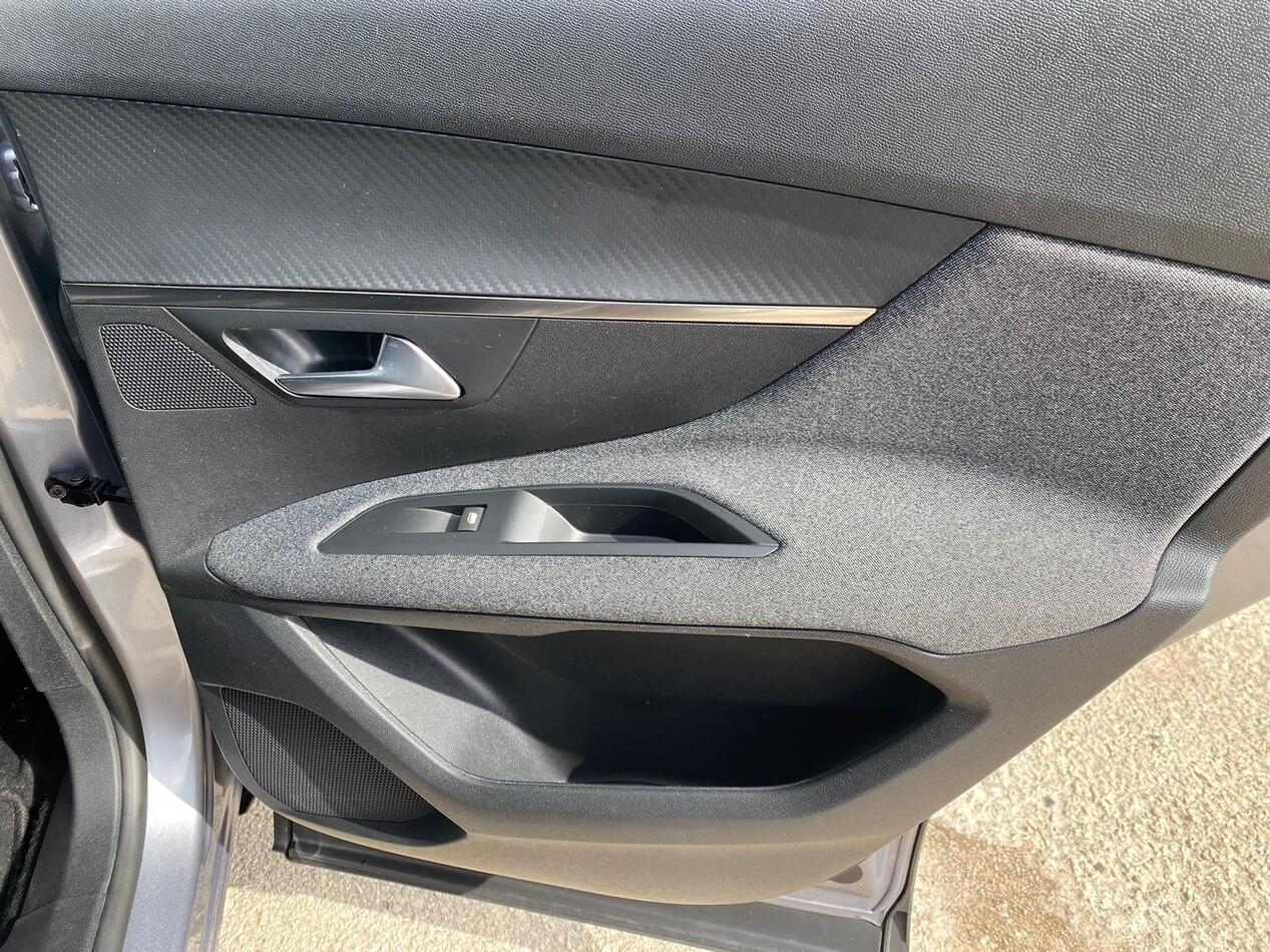 Peugeot 3008 II 1.5 bluehdi Active Business s&s 130cv eat8