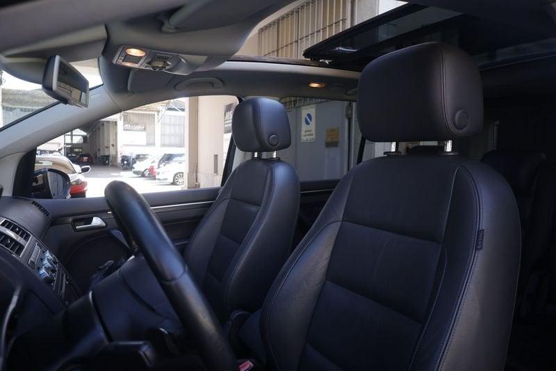 Volkswagen Touran Volkswagen Touran Business 1.4 DSG Highline Ecofuel 7 Posti Unicoproprietario